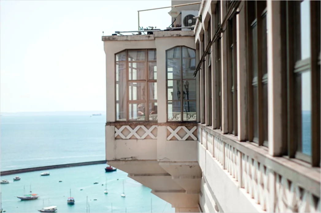 Detail Strandhotel Balkon Blick Aufs Meer Sommer Number 19