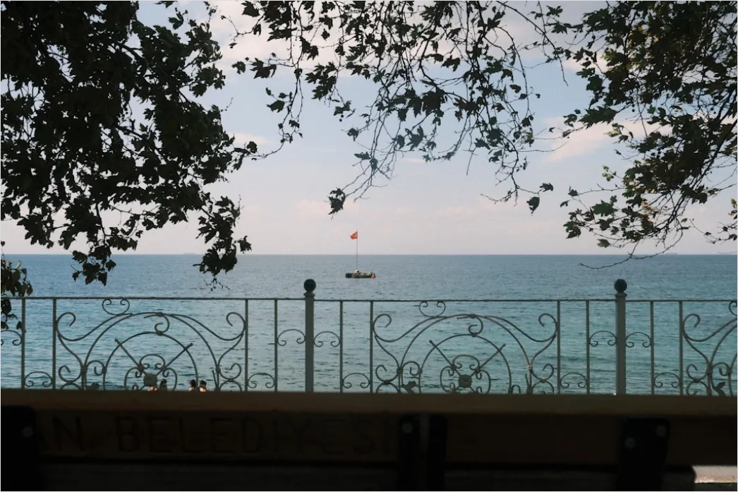 Detail Strandhotel Balkon Blick Aufs Meer Sommer Number 3