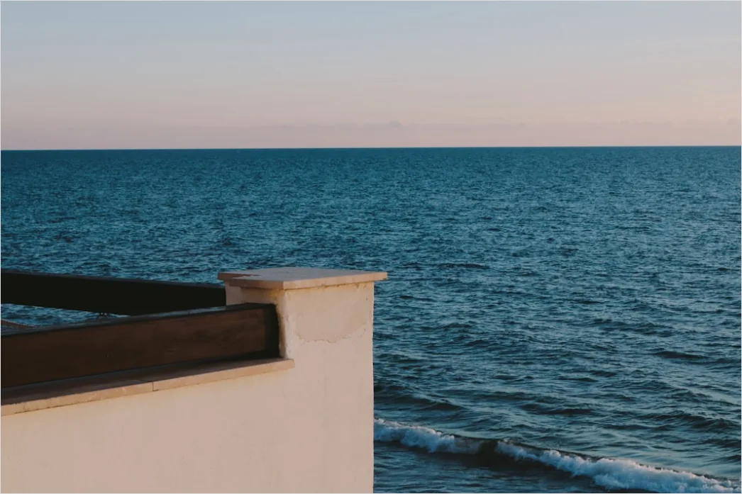 Detail Strandhotel Balkon Blick Aufs Meer Sommer Number 4