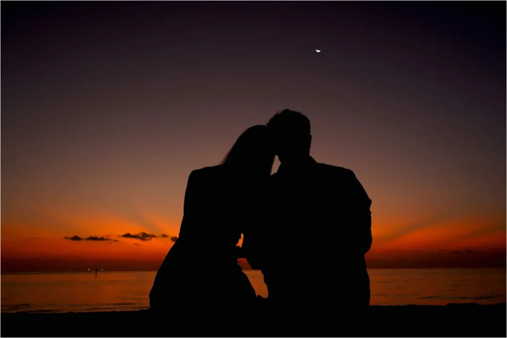 Strandspaziergang Bei Sonnenuntergang Romantische Silhouette A5e1