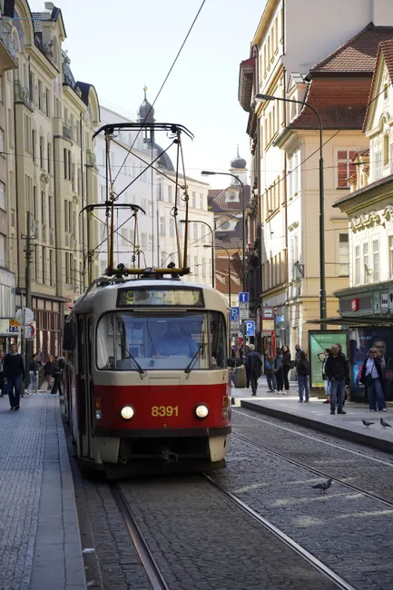 Detail Straßenbahn In Altstadtgasse Europa Citytrip Number 2