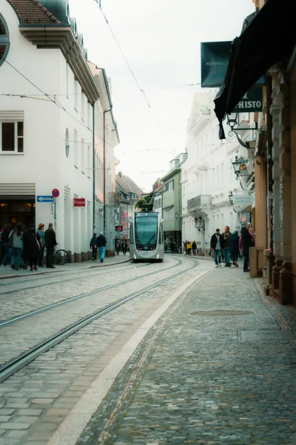 Detail Straßenbahn In Altstadtgasse Europa Citytrip Number 12