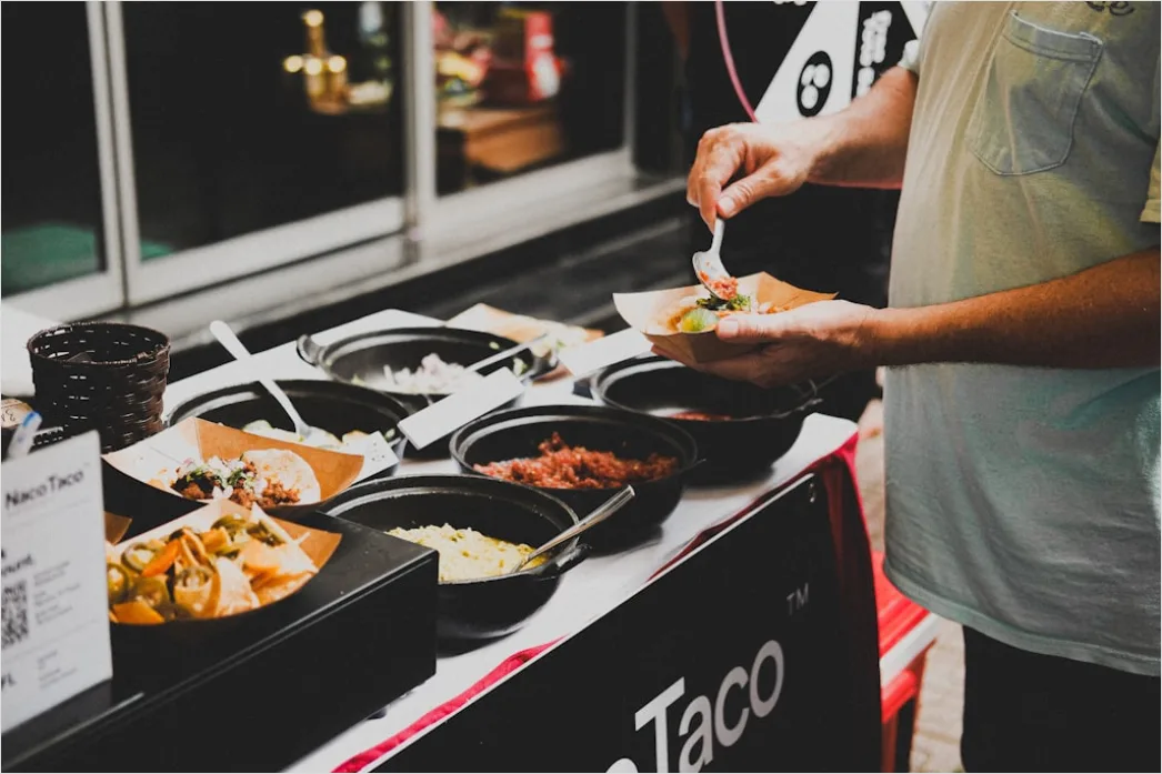 Detail Streetfood Stand Hand Hält Taco Nahaufnahme Number 12