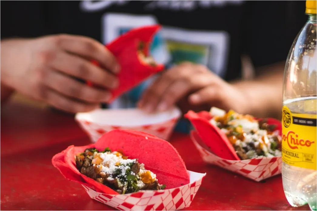 Detail Streetfood Stand Hand Hält Taco Nahaufnahme Number 9