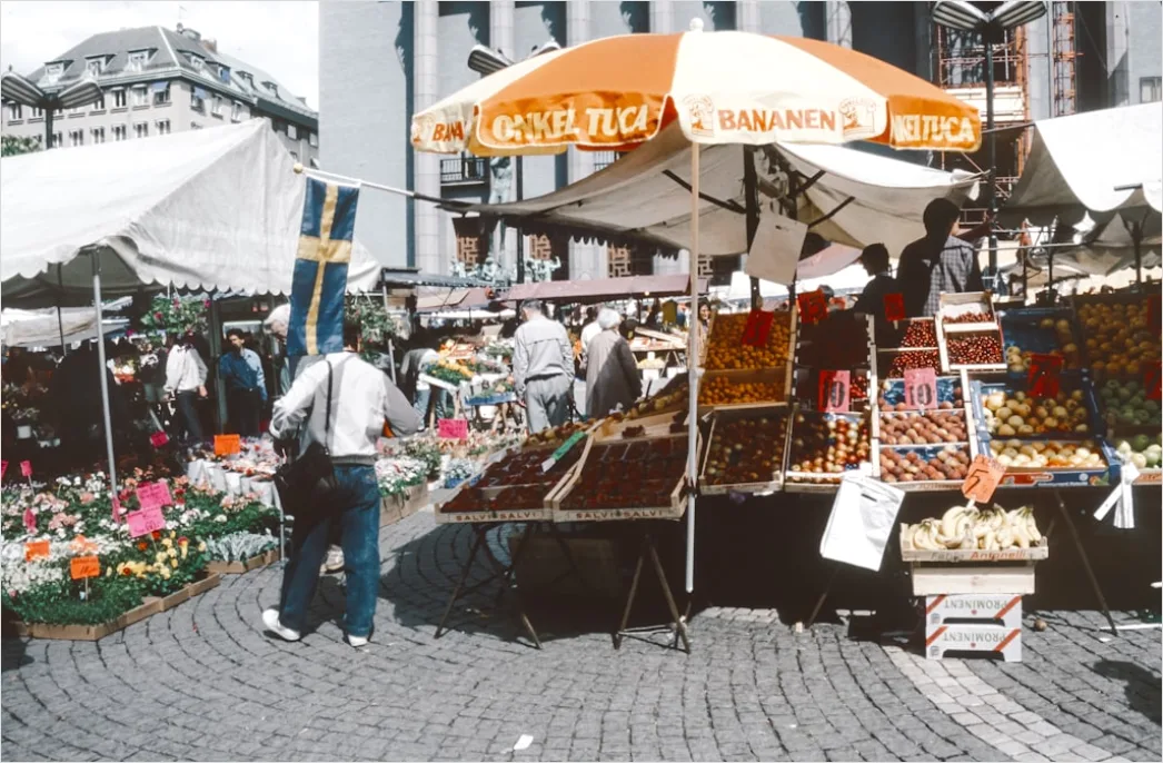 Detail Traditioneller Markt Obst Und Gemüse Stände Number 20