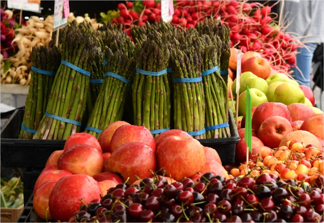 Detail Traditioneller Markt Obst Und Gemüse Stände Number 7