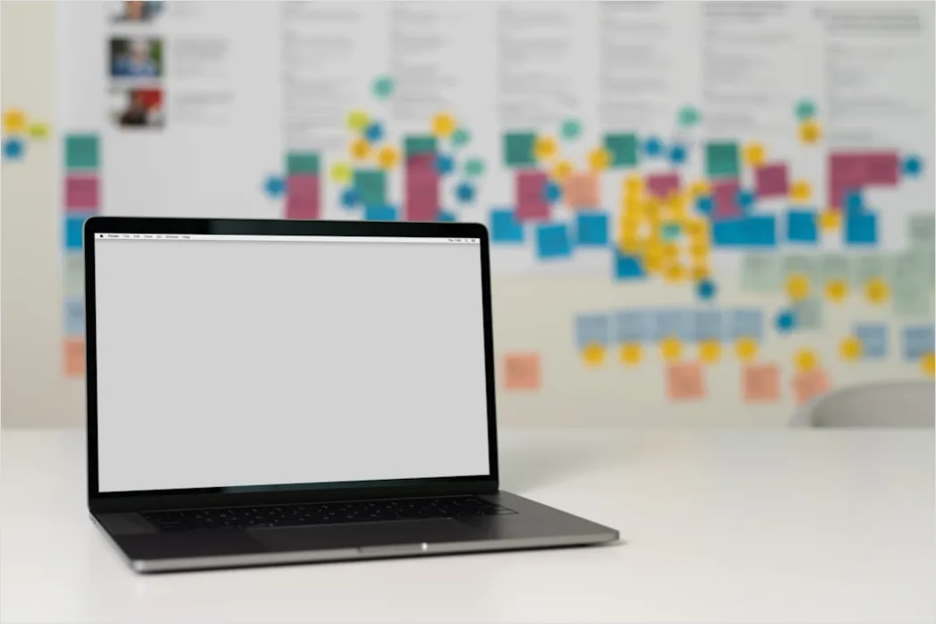 Detail Ui Ux Workshop Klebezettel Und Laptop Foto Number 14