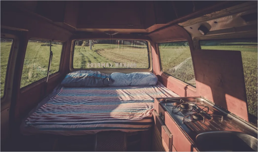 Detail Vanlife Innenausbau Bett Und Vorhänge Gemütlich Number 5