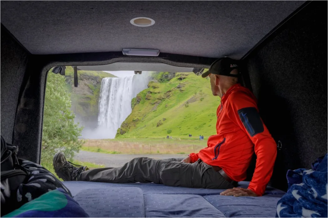 Detail Vanlife Innenausbau Bett Und Vorhänge Gemütlich Number 9