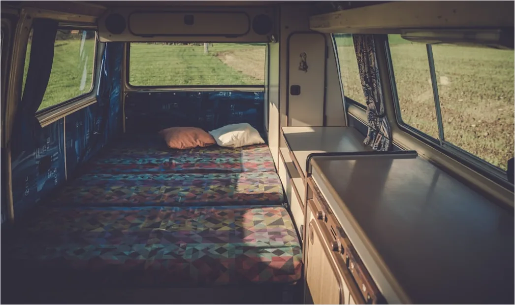 Detail Vanlife Innenausbau Bett Und Vorhänge Gemütlich Number 10
