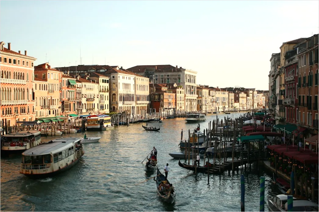 Detail Venedig Gondel Auf Kanal Perspektive Number 11