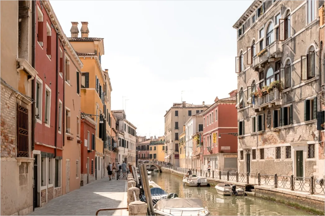 Detail Venedig Gondel Auf Kanal Perspektive Number 13