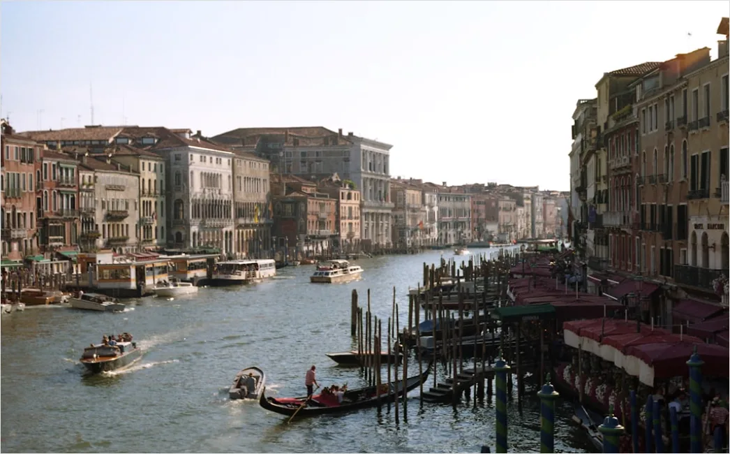 Detail Venedig Gondel Auf Kanal Perspektive Number 3