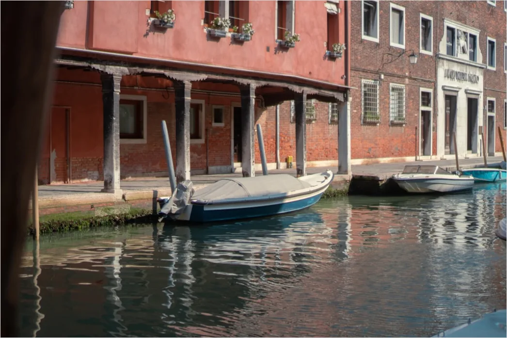 Detail Venedig Gondel Auf Kanal Perspektive Number 5