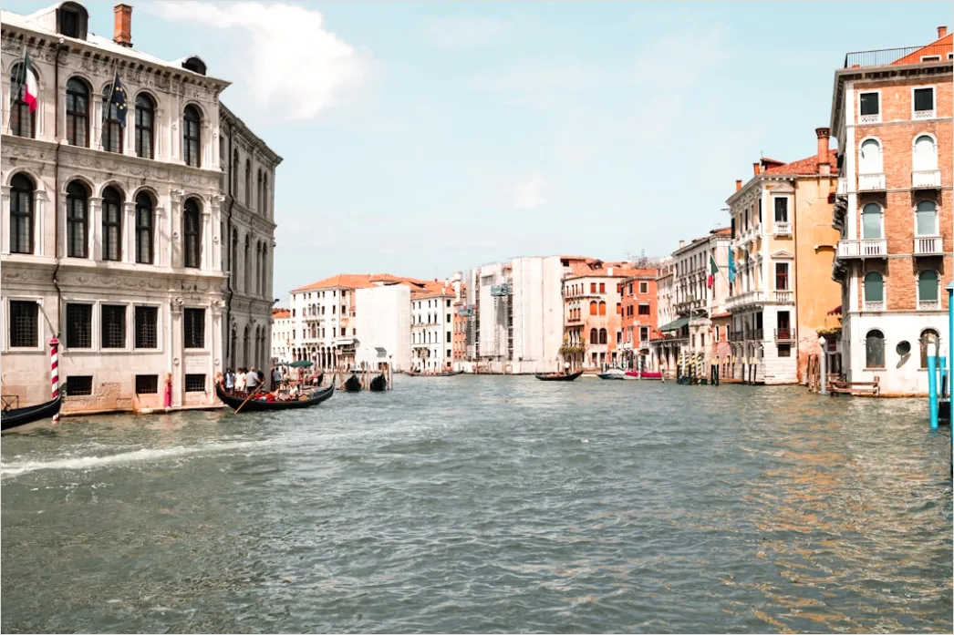 Detail Venedig Gondel Auf Kanal Perspektive Number 9
