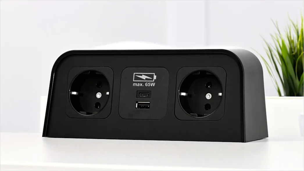 Detail Vernetzte Steckdose Smart Plug Im Einsatz Foto Number 17