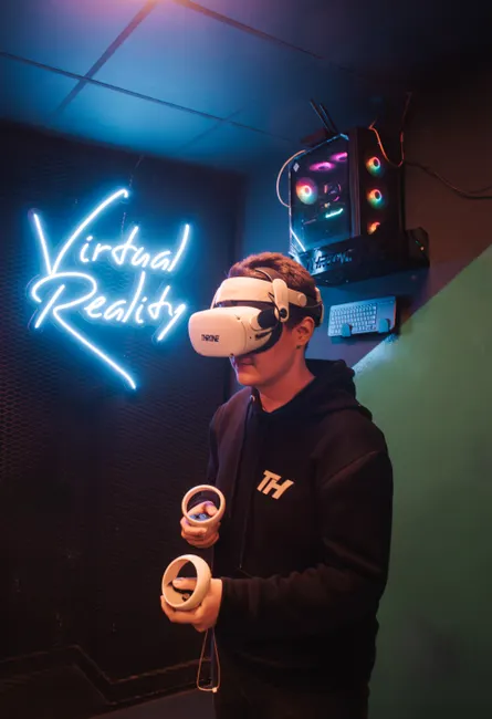 Detail Virtual Reality Headset Im Gaming Raum Foto Neon Number 7