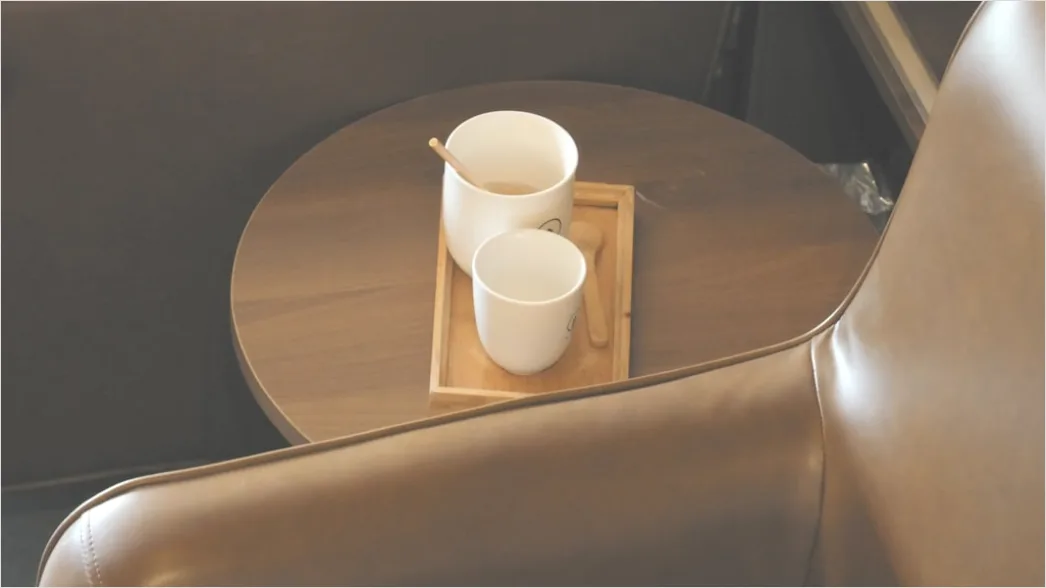Zugabteil Sitzplatz Mit Tisch Und Kaffeebecher 29c5