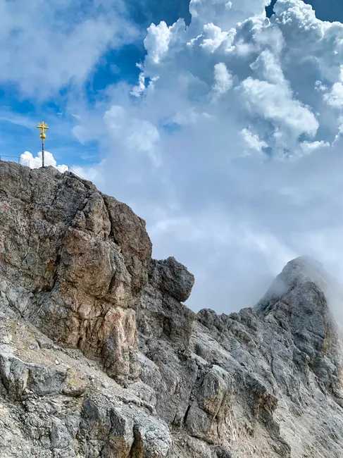 Detail Zugspitze Gipfelblick Wolkenmeer Panorama Number 11