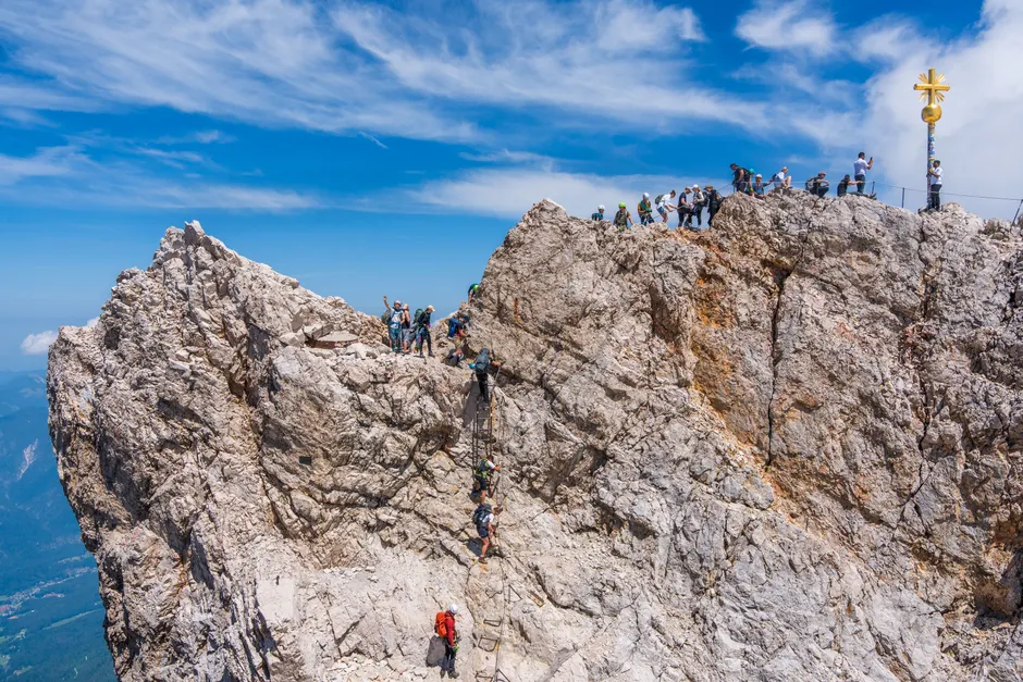 Detail Zugspitze Gipfelblick Wolkenmeer Panorama Number 12