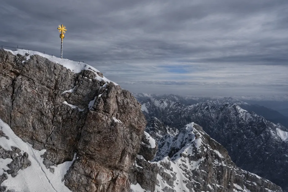 Detail Zugspitze Gipfelblick Wolkenmeer Panorama Number 6