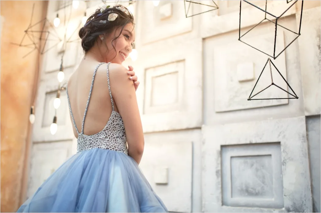 Detail Abendkleid Styling Mit Schmuck Foto Number 2