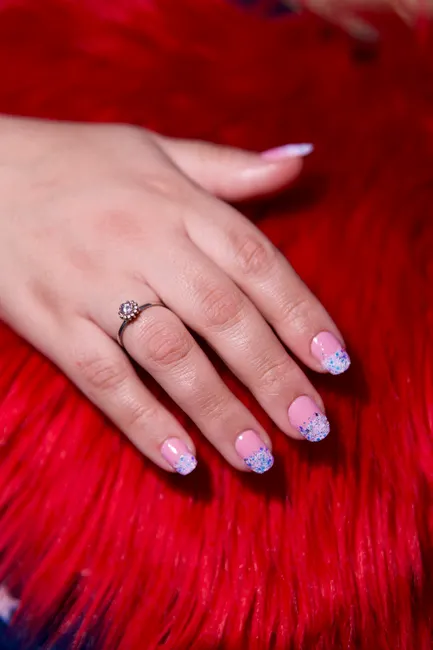 Detail Aura Nails Farbverlauf Trend Nahaufnahme Number 17