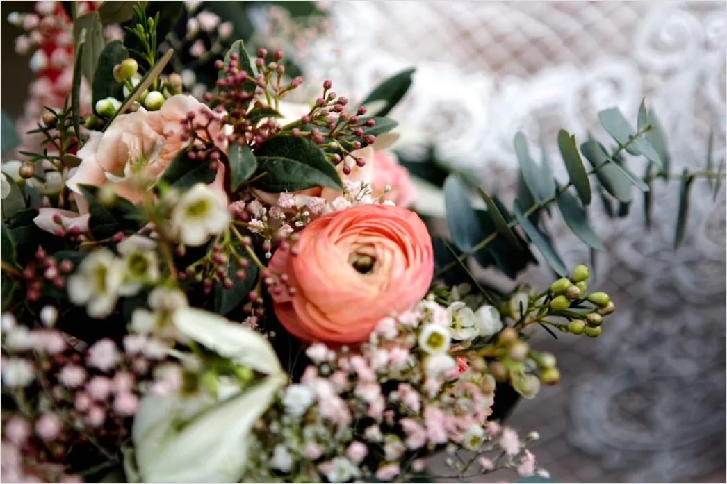 Detail Braut Bouquet Und Ringe Detailaufnahme Foto Number 12