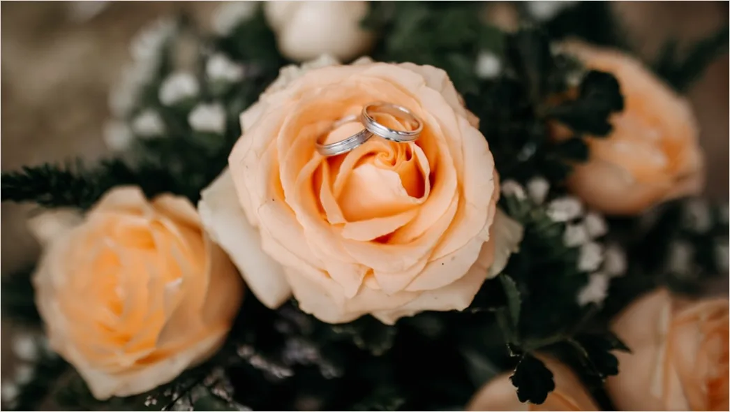 Detail Braut Bouquet Und Ringe Detailaufnahme Foto Number 17