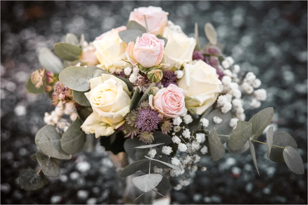 Detail Braut Bouquet Und Ringe Detailaufnahme Foto Number 4