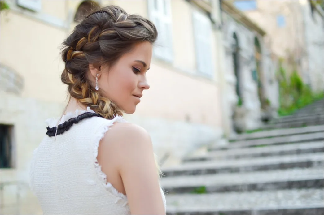 Detail Brautfrisur Low Bun Mit Schleier Foto Number 17