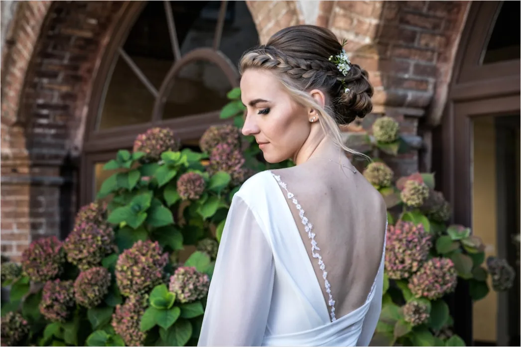 Detail Brautfrisur Low Bun Mit Schleier Foto Number 4