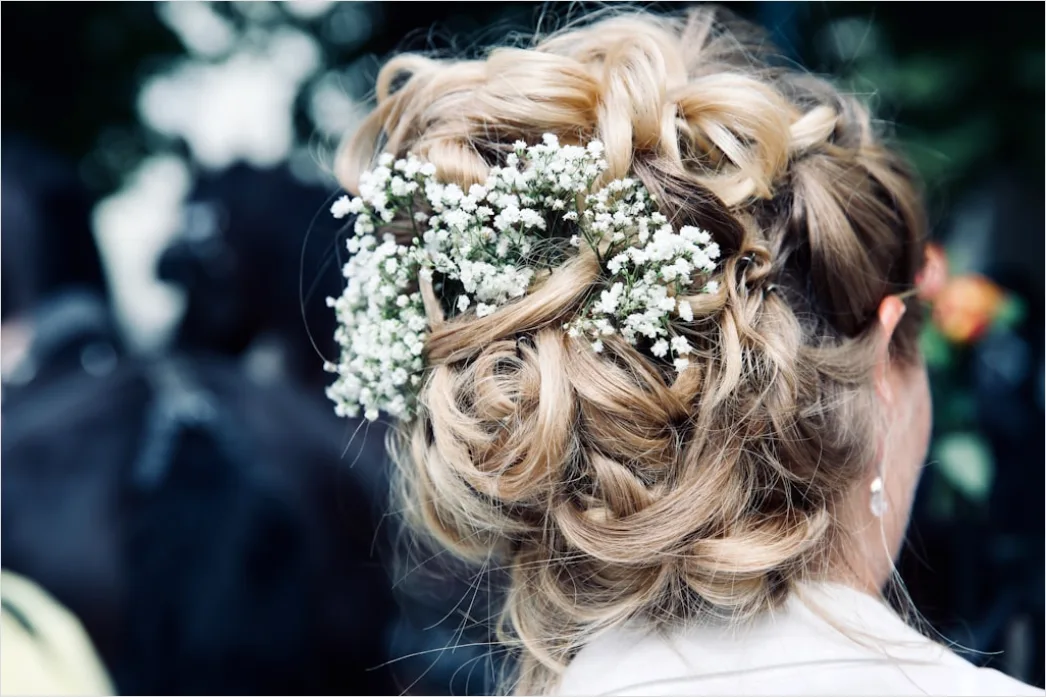 Detail Brautfrisur Low Bun Mit Schleier Foto Number 5