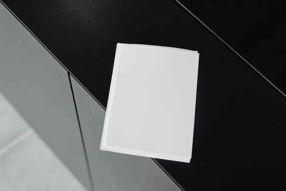 Detail Buchcover Design Mockup Auf Holztisch Flat Lay Number 11