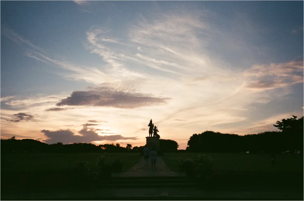 Denkmal Bei Sonnenuntergang Silhouette Stimmung Foto 6c93