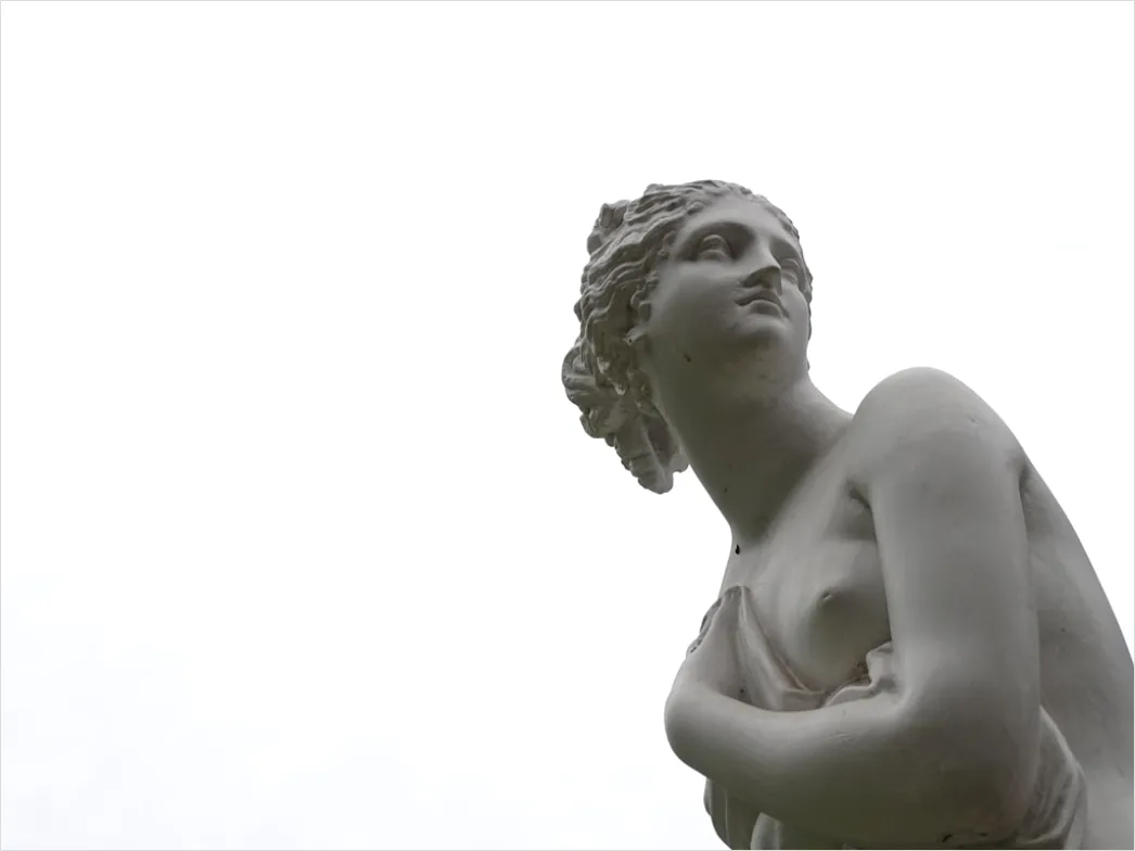 Denkmal Statue Auf Platz Gegen Himmel Foto 8282
