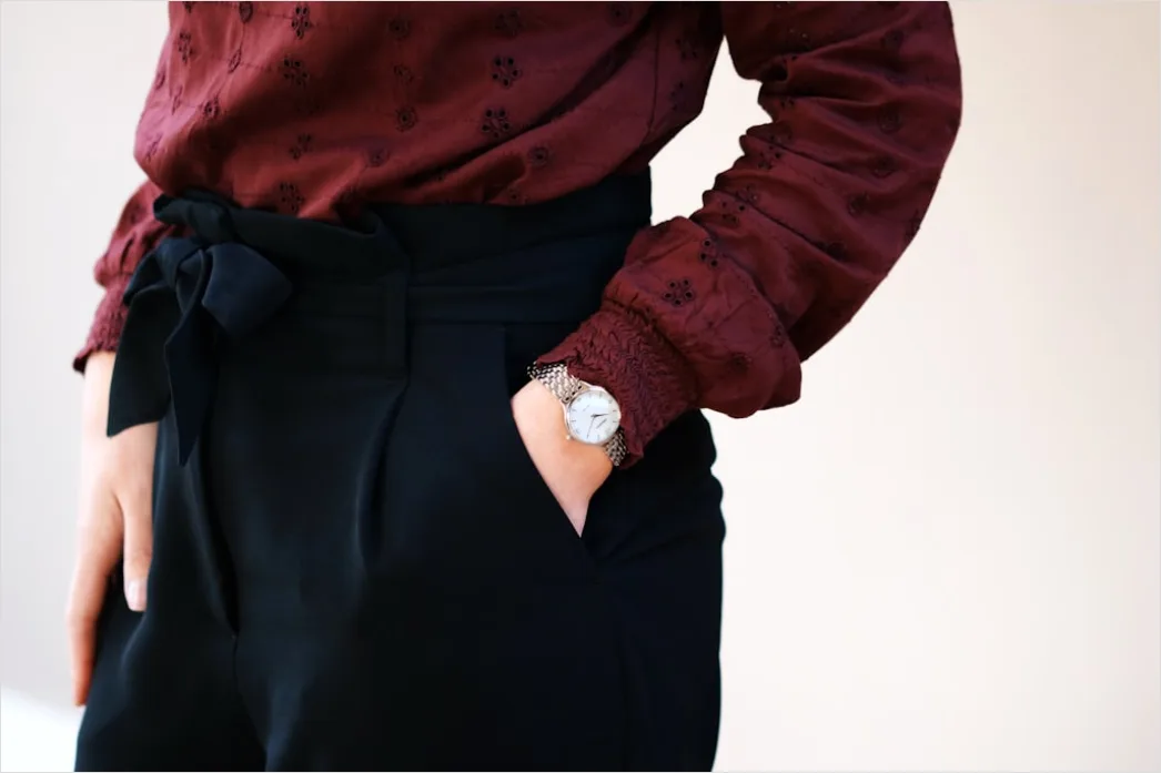 Feine Stoffhose Outfit Mit Bluse Foto 20b0