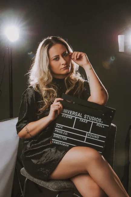 Detail Filmklappe Clapperboard In Hand Studio Foto Number 15