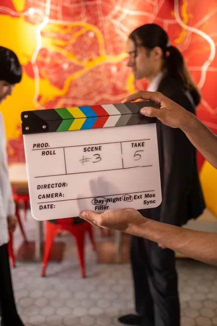Detail Filmklappe Clapperboard In Hand Studio Foto Number 9