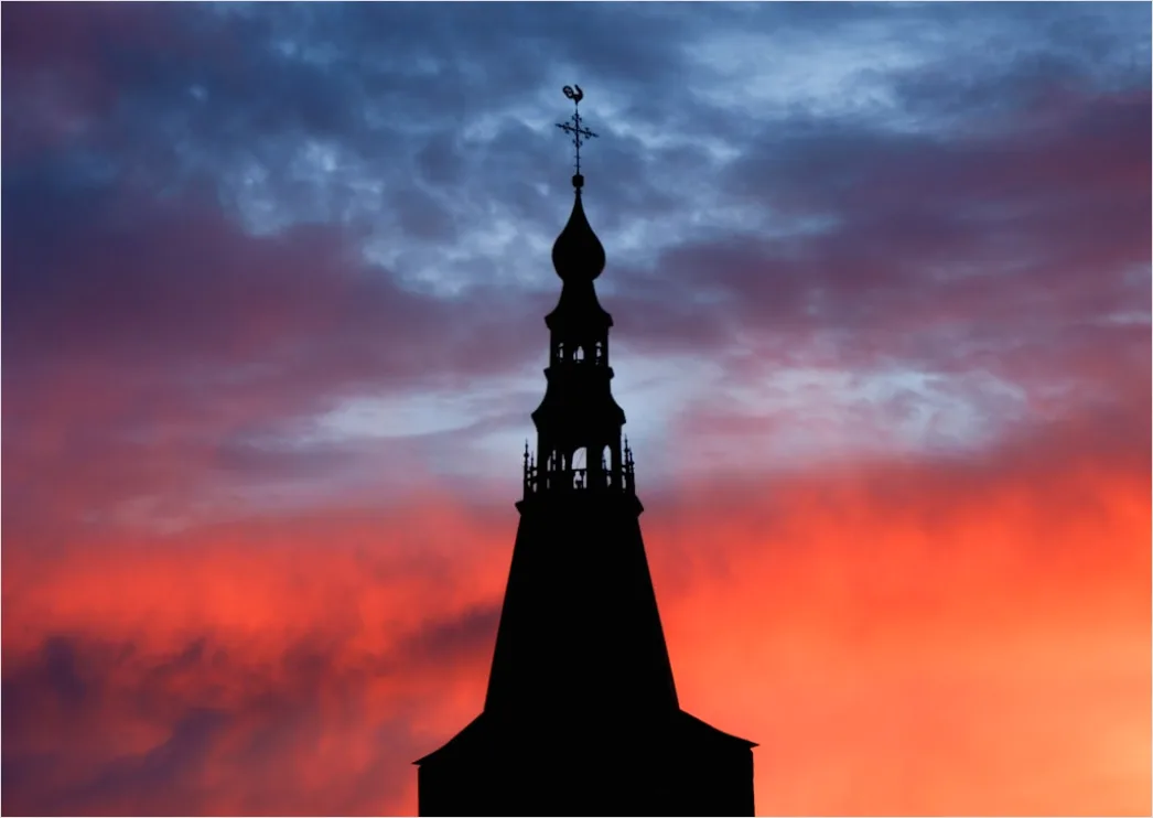 Detail Glockenturm Silhouette Gegen Himmel Foto Number 2