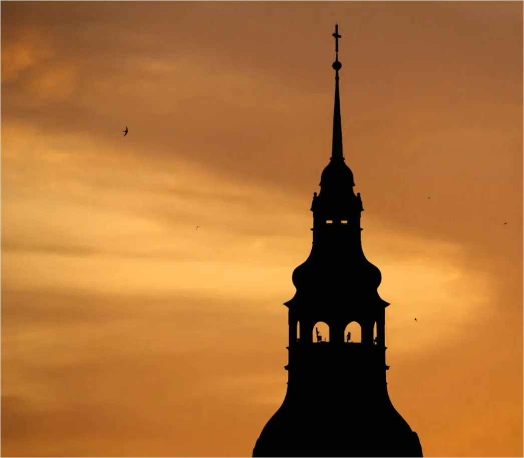 Detail Glockenturm Silhouette Gegen Himmel Foto Number 12