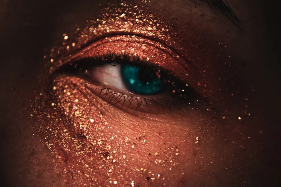 Goldener Lidschatten Party Make Up Nahaufnahme Dcb4