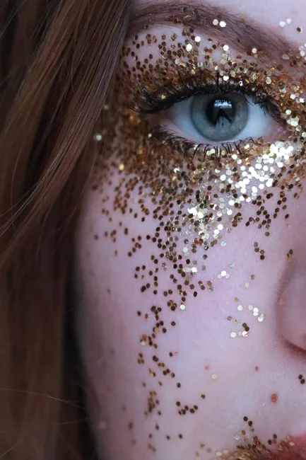 Detail Goldener Lidschatten Party Make Up Nahaufnahme Number 17