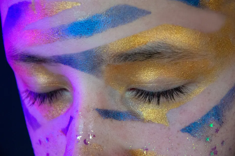 Detail Goldener Lidschatten Party Make Up Nahaufnahme Number 3