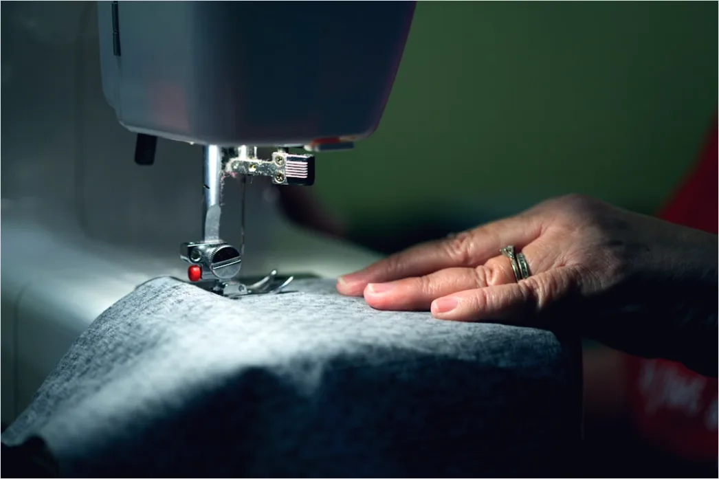 Handwerkskurs Naehen An Naehmaschine Nahaufnahme 1a1b