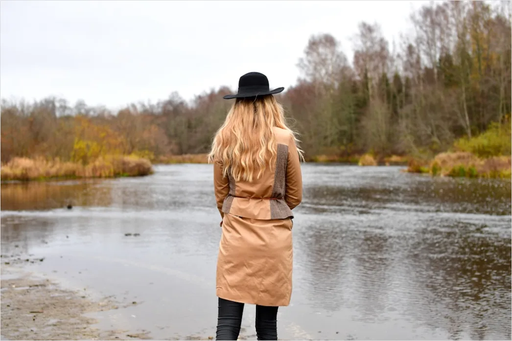 Detail Herbst Outfit Layering Mit Mantel Foto Number 15