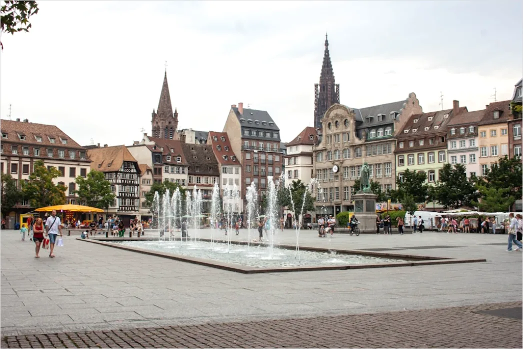 Detail Historischer Marktplatz Mit Brunnen Kulturfoto Number 17