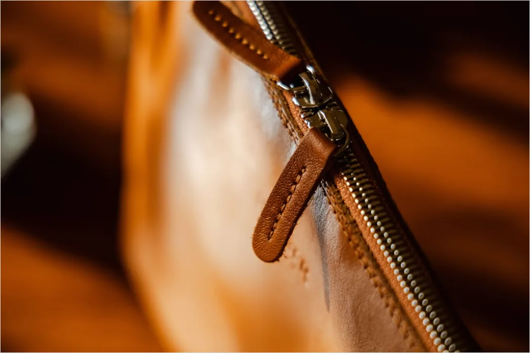Detail Lederarbeiten Hand Näht Ledertasche Nahaufnahme Number 17