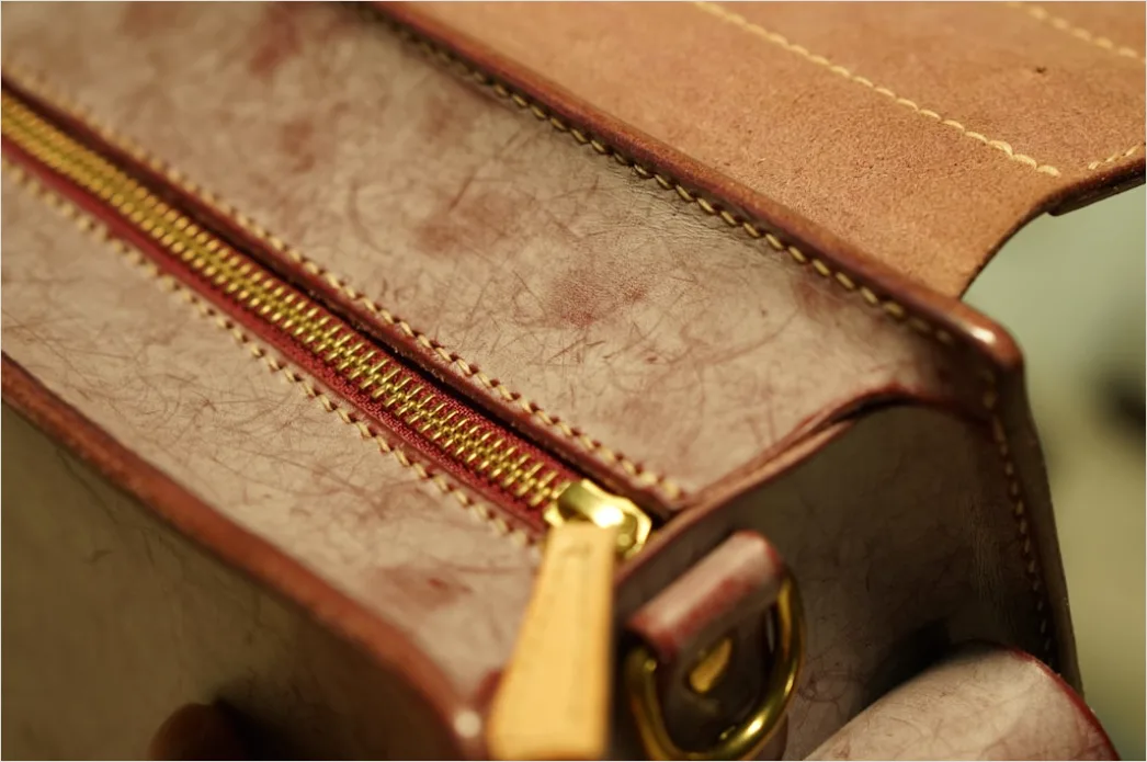 Detail Lederarbeiten Hand Näht Ledertasche Nahaufnahme Number 18