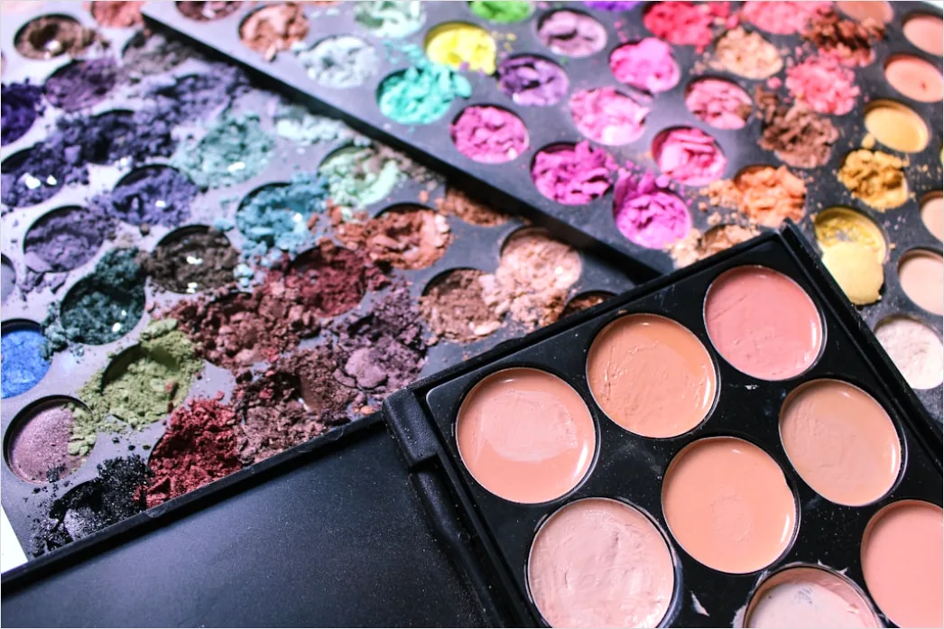 Detail Lidschatten Palette Geöffnet Flatlay Foto Number 18